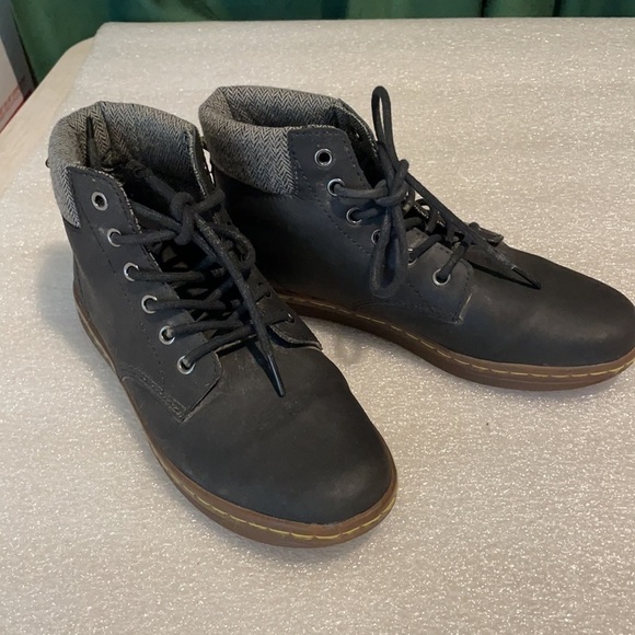 Dr Martens Maelly black leather with padded collar Maelly sneaker boots lace-up - Picture 1 of 12